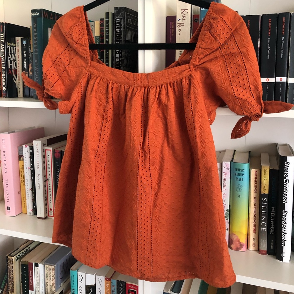 Universal thread top